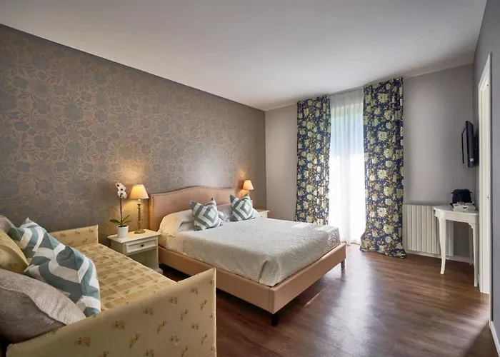 Clodia - Adults Only 3*
