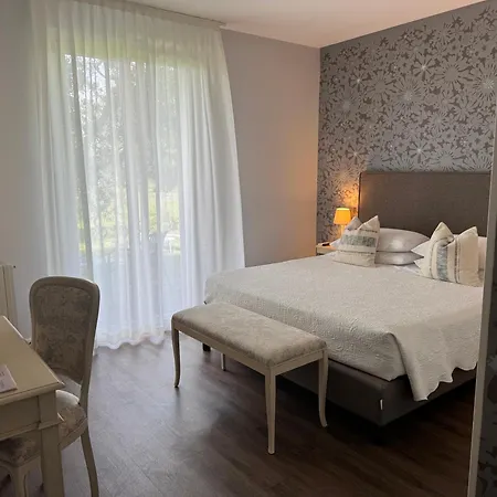 Clodia - Adults Only 3* سيرمِيوني